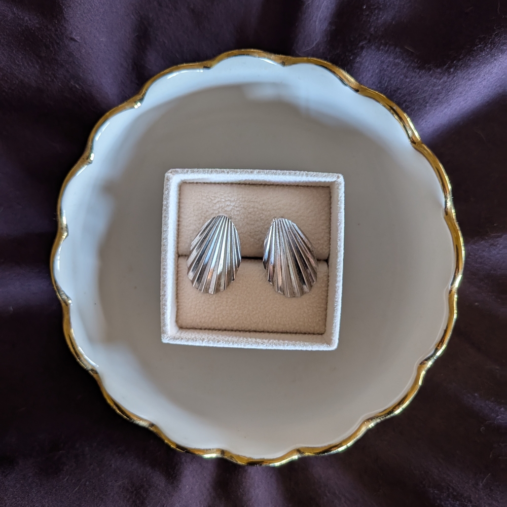 Vintage 925 Sterling Silver "Shell" Earrings